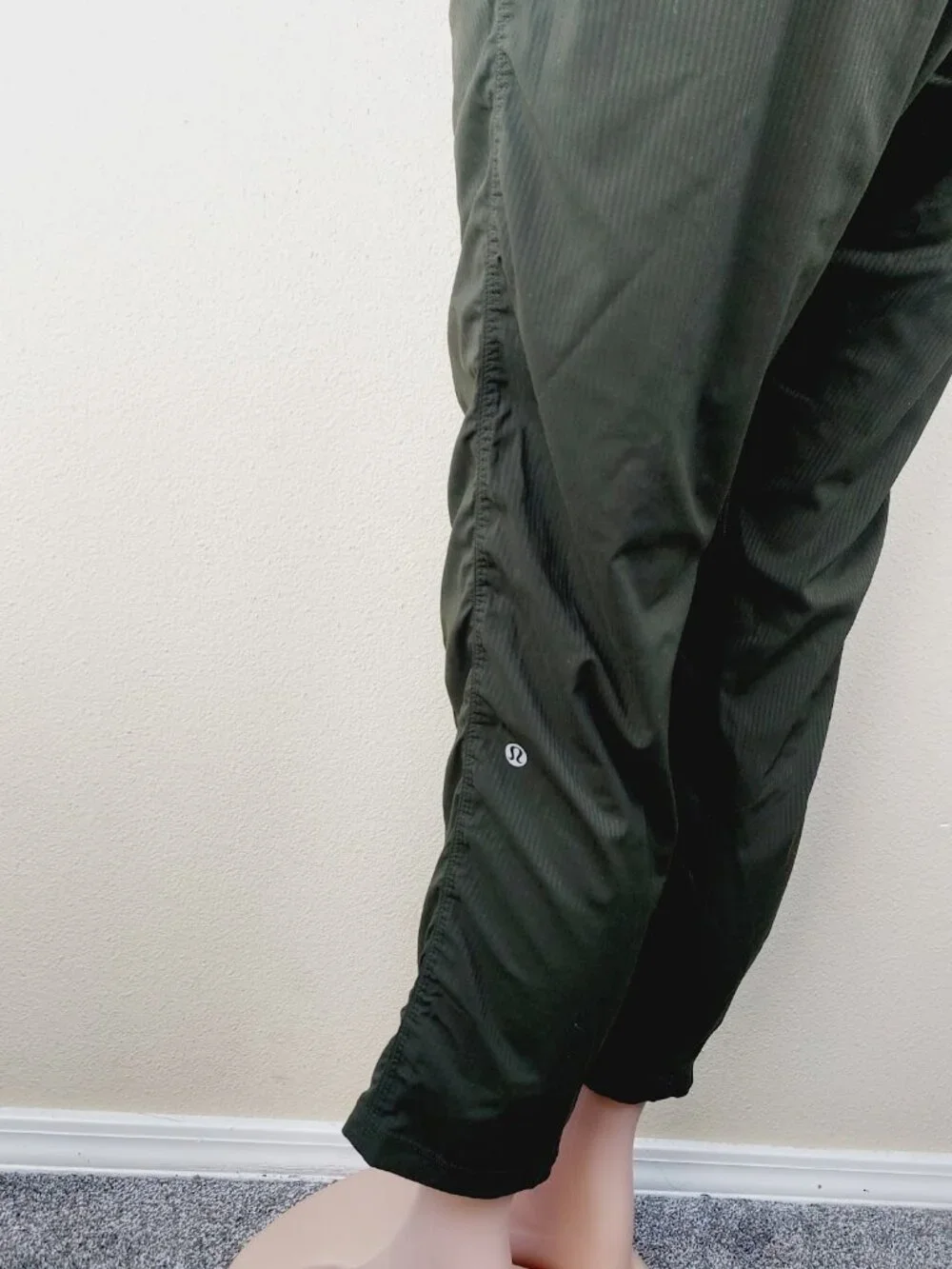 Lululemon Women's Dark Olive Dancing Studio Relax Ankle Pants Size 12
